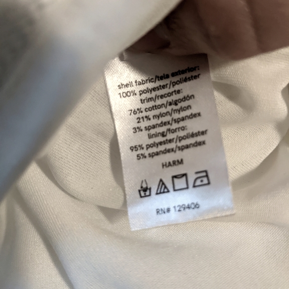 White lace Venus dress - Picture 9 of 10